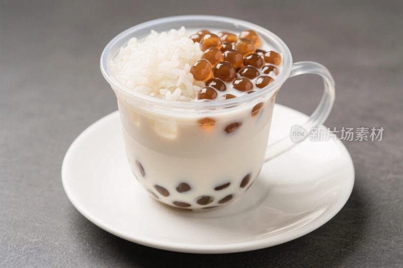 透明杯子装珍珠奶茶