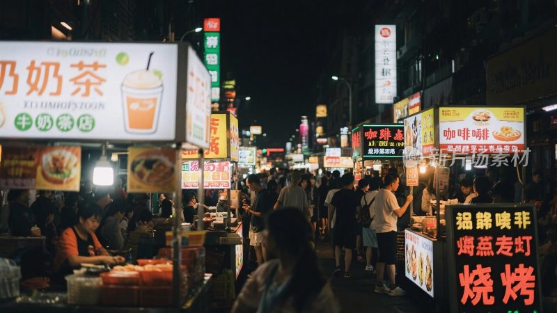 街头夜市热闹场景