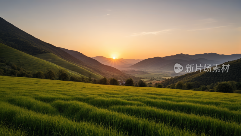 太阳正在落高山清风景图片