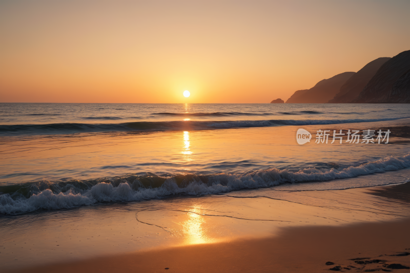 海上的日落海浪拍打着海滩高清背景图片