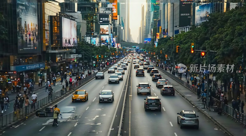 繁华都市街道车水马龙人群熙攘