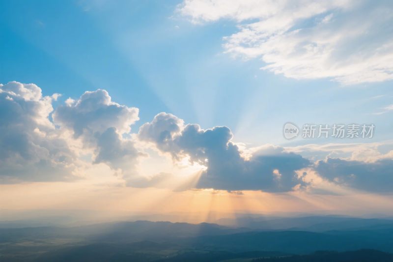 蓝天阳光云朵风景