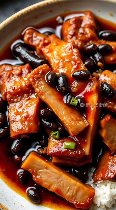 **豆酱红烧肉盖浇饭**