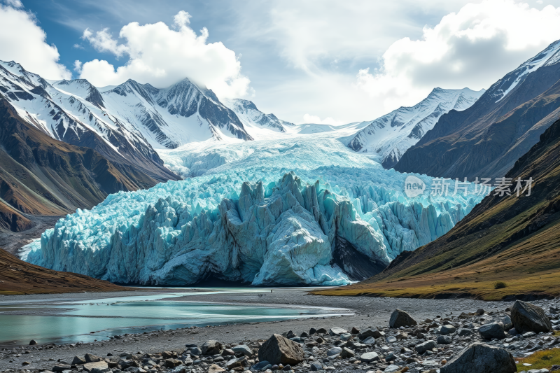 山上有冰雪还有湖泊高清风景风光图片