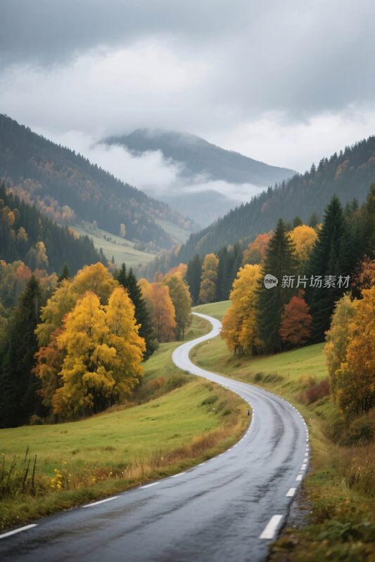 秋日山间蜿蜒公路美景