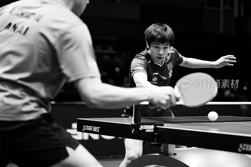 乒乓球比赛场景