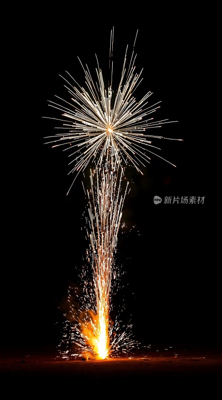 璀璨烟花绽放夜空光芒四射美丽绝伦！