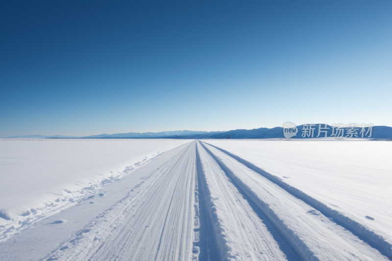 一座山的白雪覆盖的道路高清风景图片