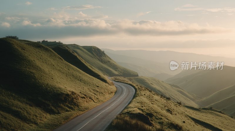 蜿蜒山间公路美景