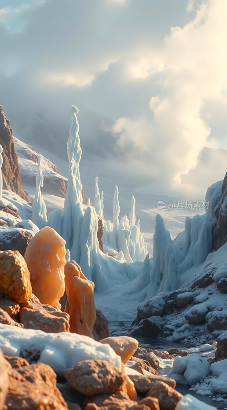 冰封峡谷阳光下的雪峰奇观