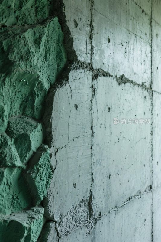 破损墙体裂缝