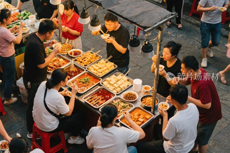 街头美食热闹场景