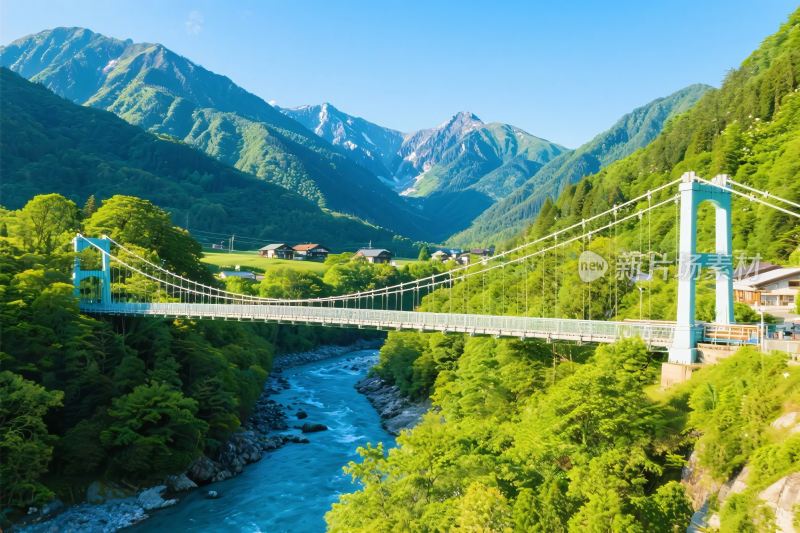 山水悬索桥风景图