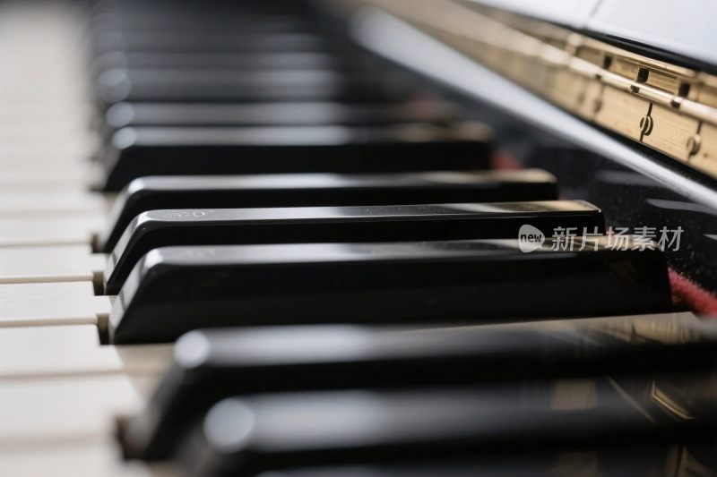 钢琴键特写画面