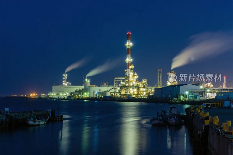 工业厂区夜景图
