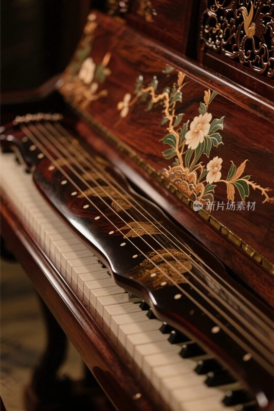 古典木制钢琴特写