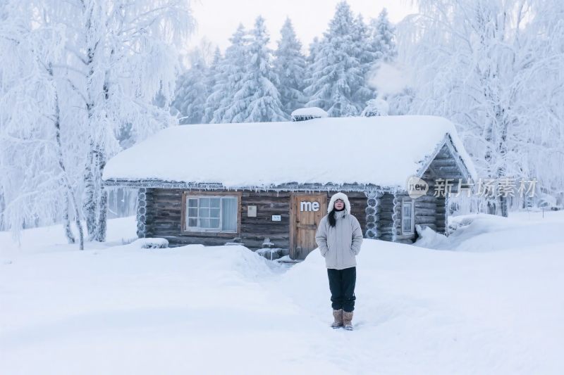 雪地木屋冬日风景