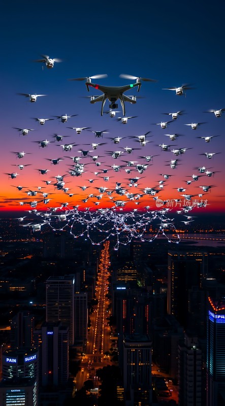 无人机编队飞越城市夜景