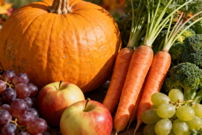 秋季新鲜果蔬组合展示图 秋季新鲜果蔬组合展示图