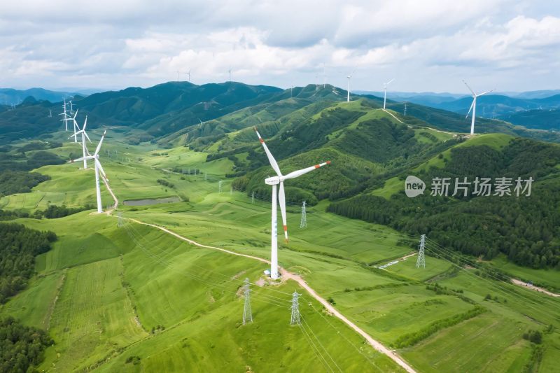 山地风电景观图