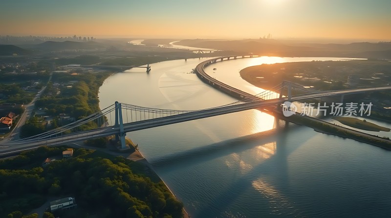 阳光下的跨江大桥