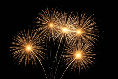 黑色背景的黑暗天空点燃烟花高清图片 黑色背景的黑暗天空点燃烟花高清图片