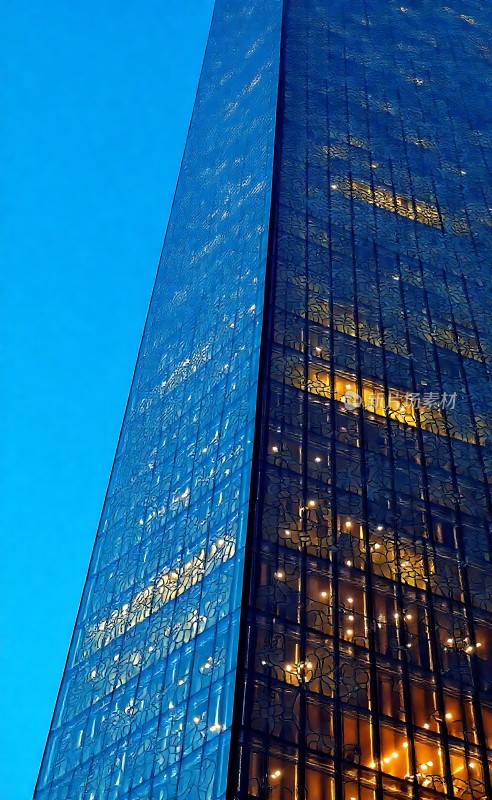 摩天大楼夜幕下的璀璨光芒