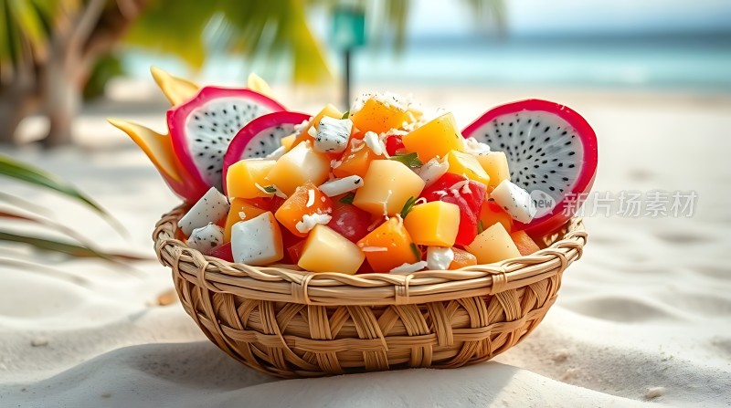 沙滩上的水果拼盘