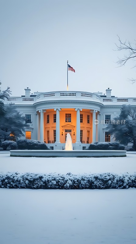 白宫雪夜国旗飘扬灯光温暖宁静而庄重