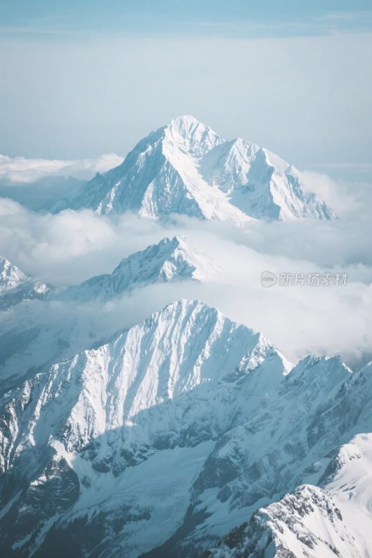 雪山云海风景图