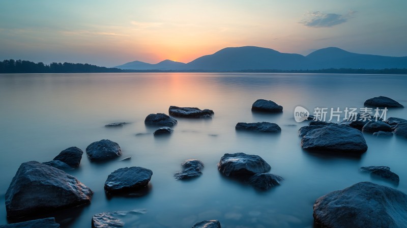 石湖日出