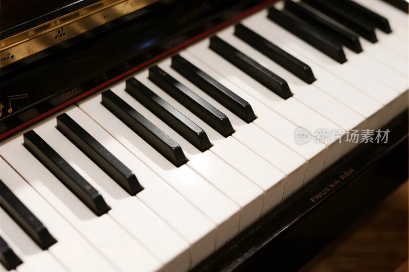 钢琴键盘特写