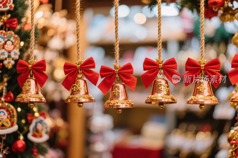 金色铃铛圣诞装饰