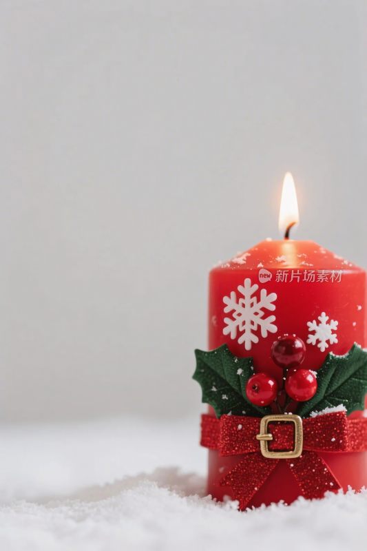 圣诞主题红色蜡烛装饰