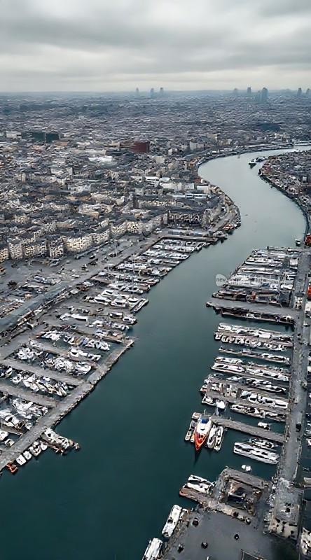 城市港口全景航拍图