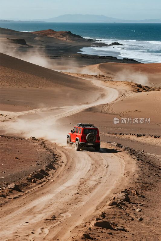 沙漠中行驶的红色越野车