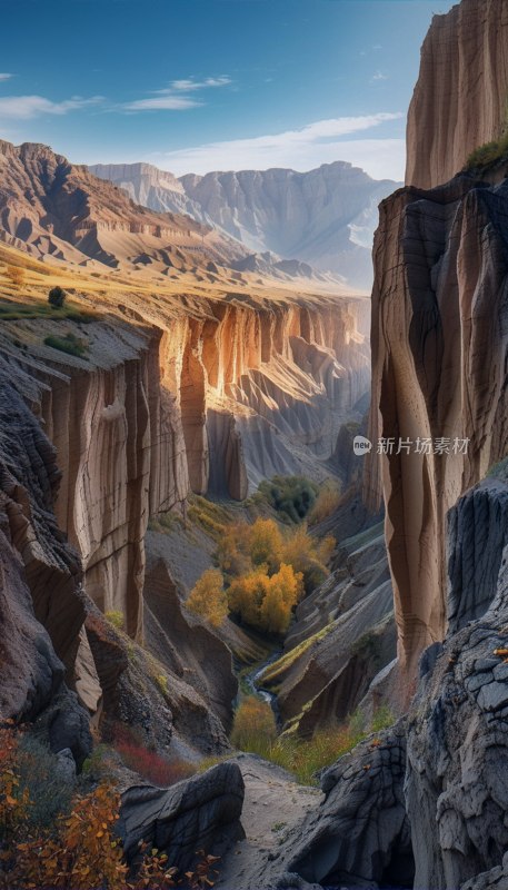 新疆秋色大峡谷