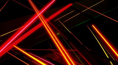 红色光束交织的炫目视觉效果 红色光束交织的炫目视觉效果