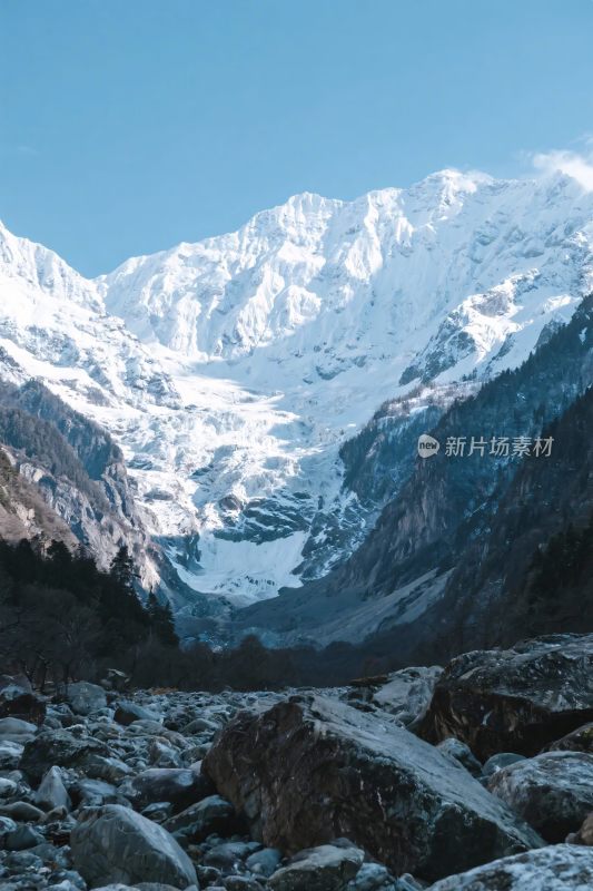 雪山峡谷自然风光