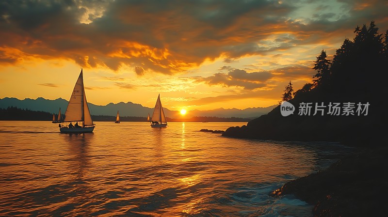 日落帆影映波光