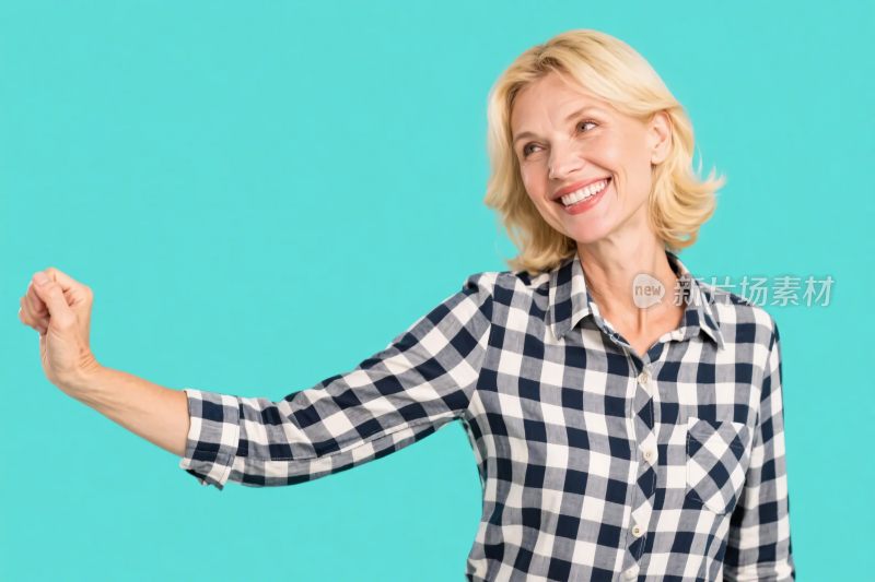 微笑女士展示动作