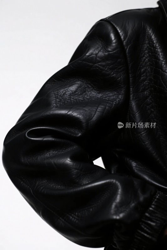 黑色皮衣袖子特写