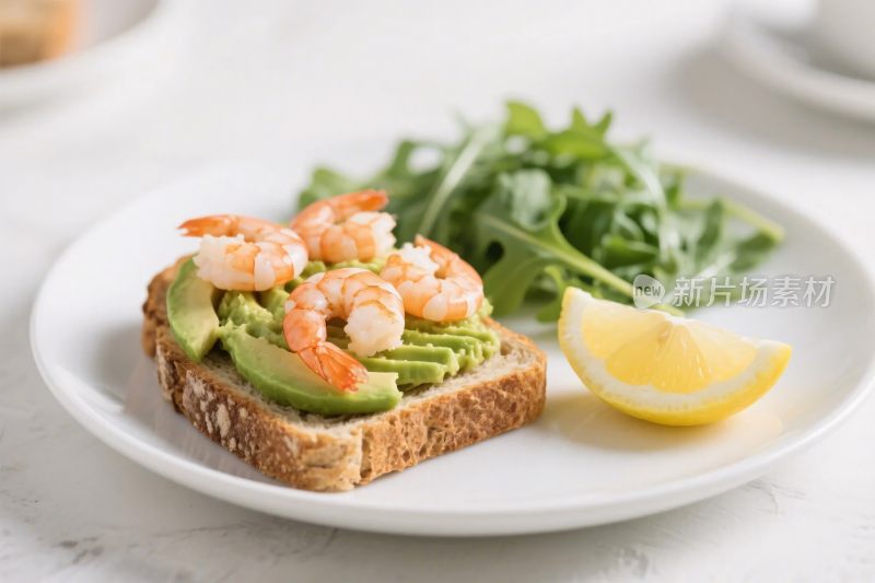 虾仁牛油果三明治美食图