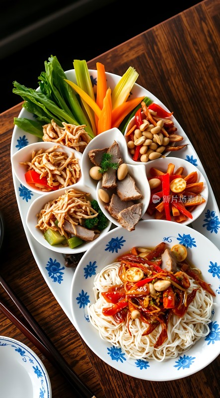 美味拌菜诱人面条