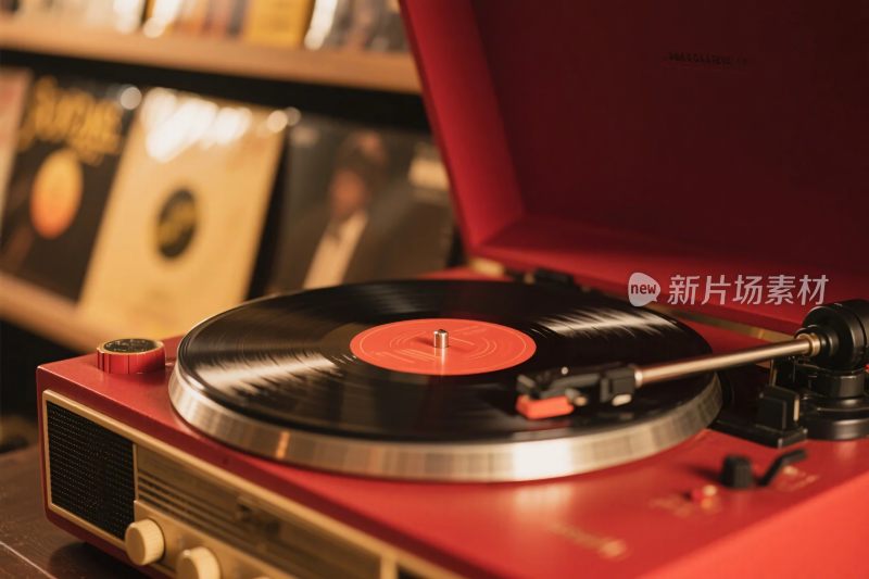 复古唱片机与黑胶唱片