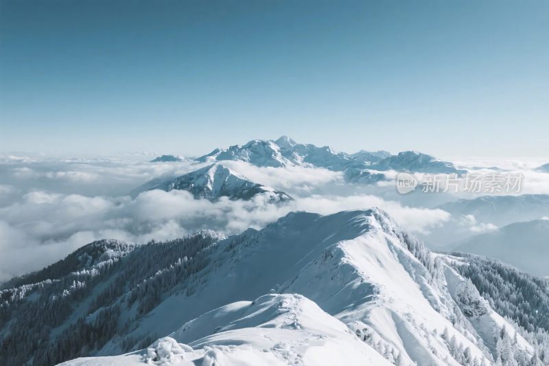 雪山云海风景图