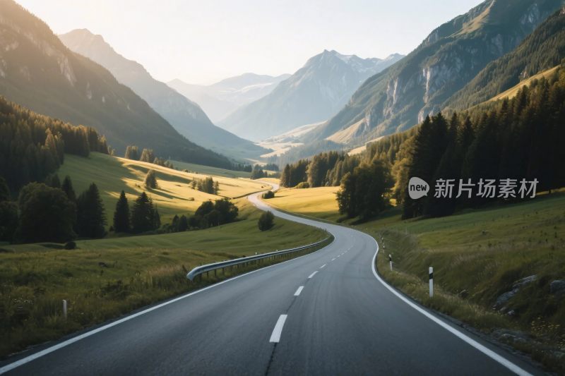 山间蜿蜒公路的美丽风景