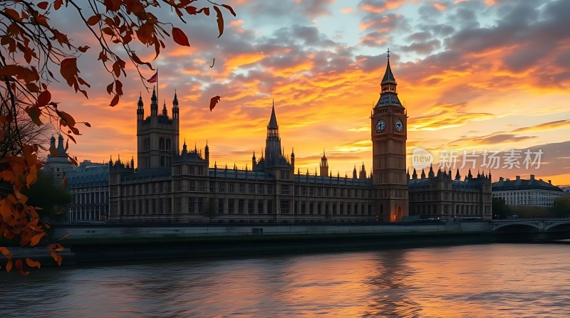 伦敦黄昏映照泰晤士河畔美景
