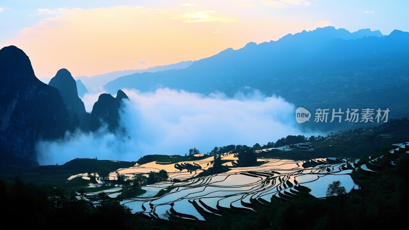 云海日出山峰壮丽景色