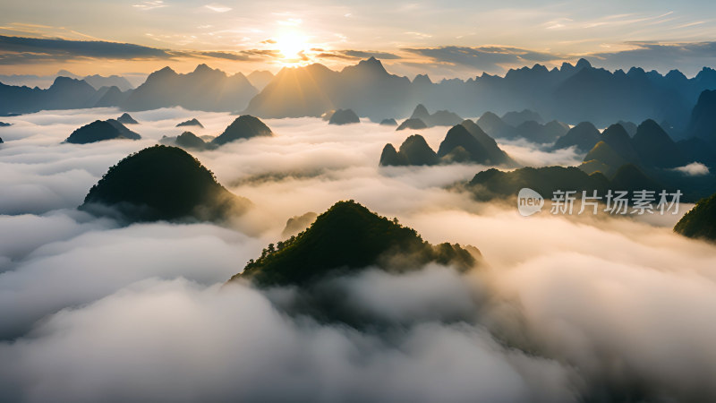 桂林山水照片山峰云海群山云雾缭绕自然风景